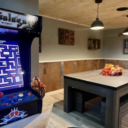 Вилла Moonshine Manor-Pets Ok-W/D-Pool Table-Arcade-Hot Tub Гатлинбург Экстерьер фото